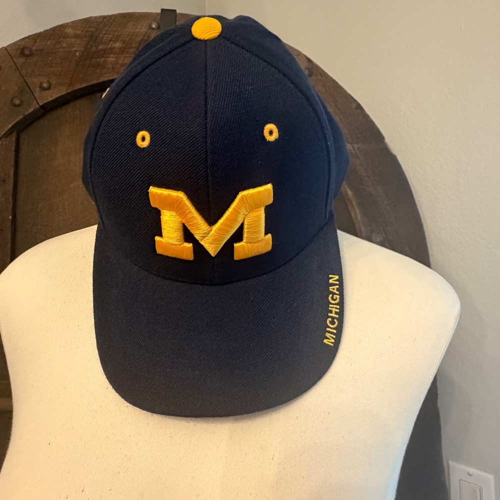 Throw back, Top of the World Michigan Wolverines Hat OSFM Blue Big Ten NCAA